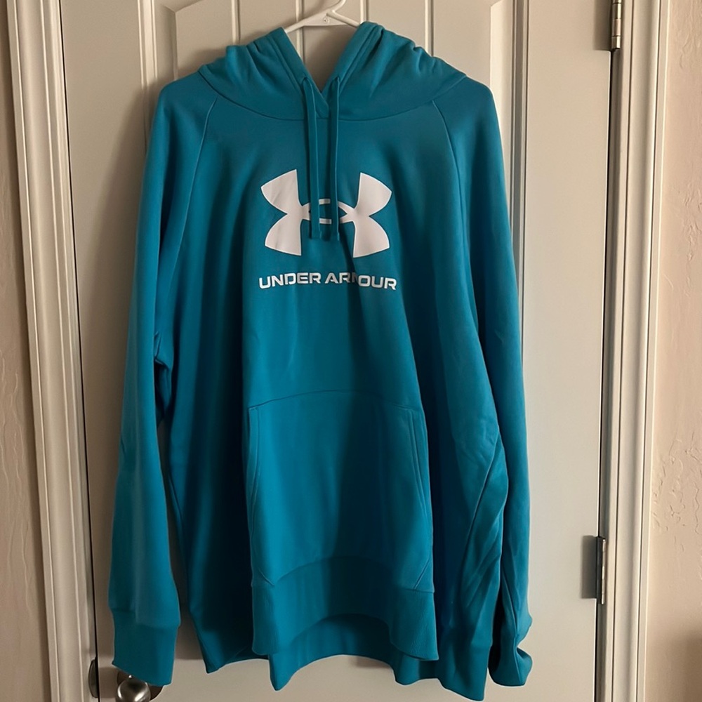 NWOT Under Armour Blue Hooded Sweatshirt 🩵